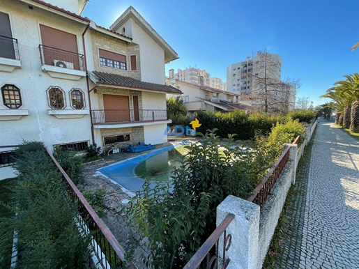 Villa with Swimming Pool