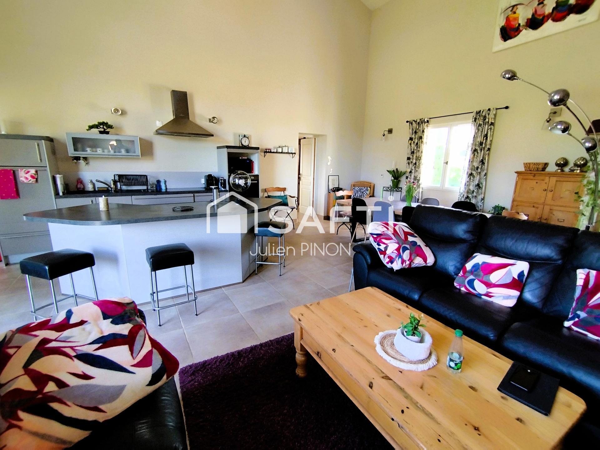 Purchase: Luxury property (84400)