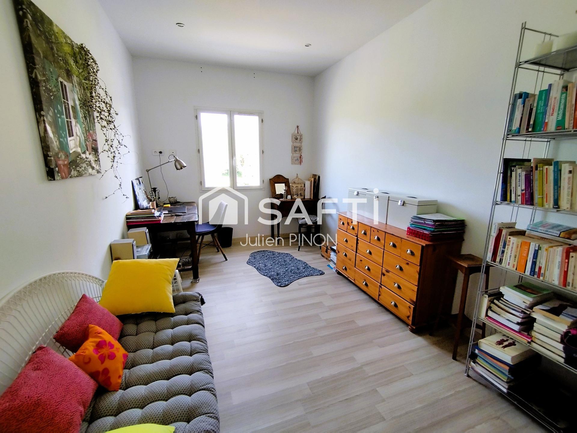 Purchase: Luxury property (84400)