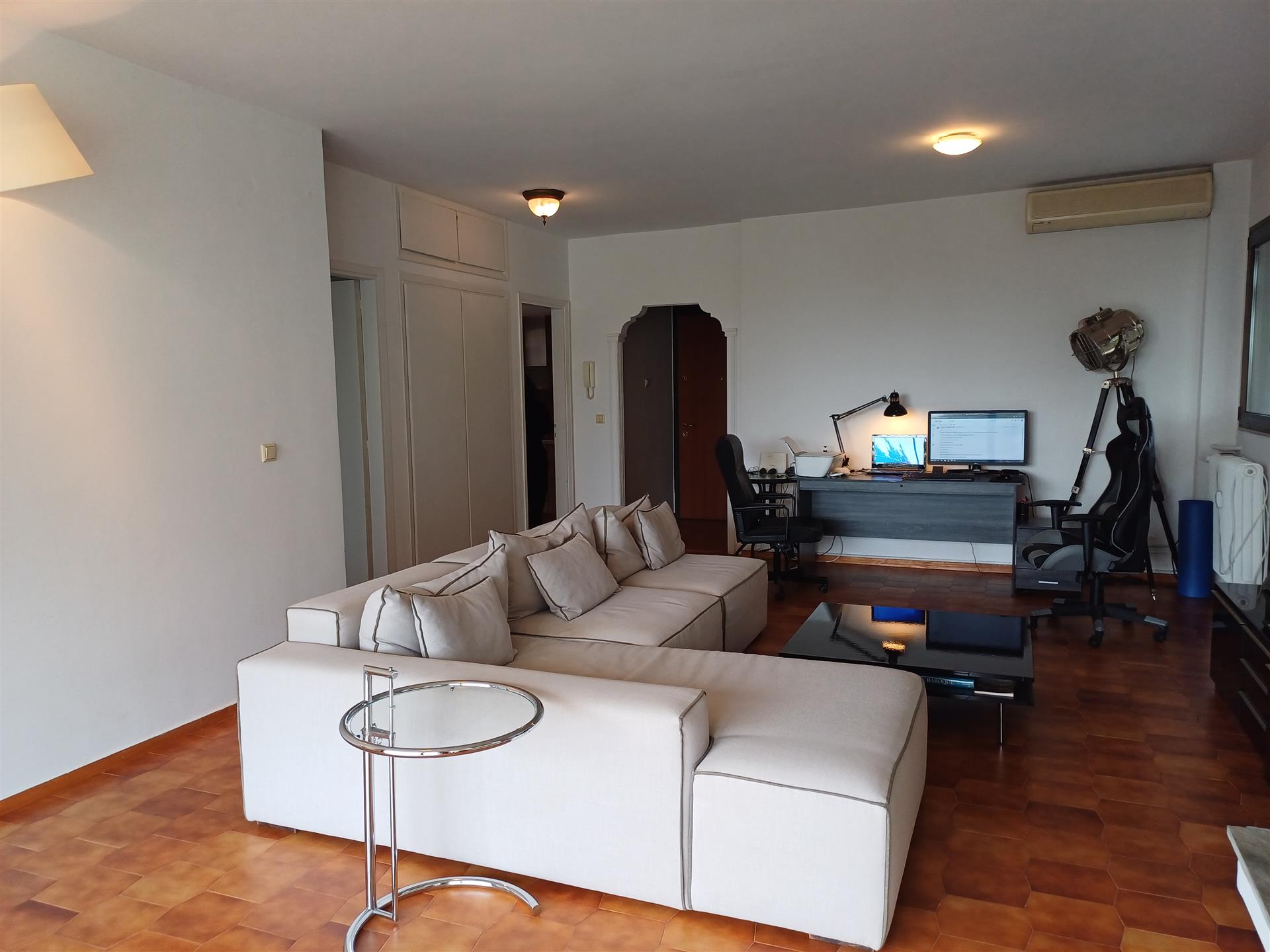 3Rd Floor Apartment with Unobstructed Views of Syggrou Grove