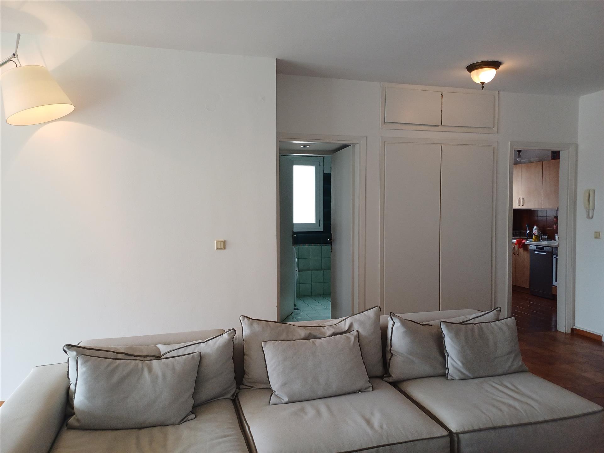 3Rd Floor Apartment with Unobstructed Views of Syggrou Grove