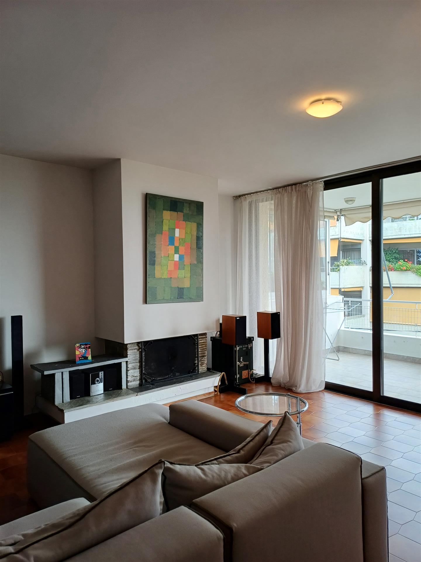3Rd Floor Apartment with Unobstructed Views of Syggrou Grove
