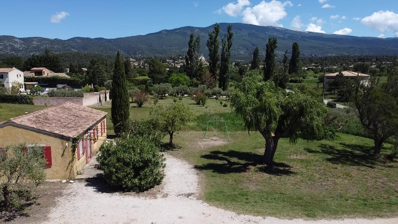 Bedoin single-storey house with Mont Ventoux view, possibility of extension