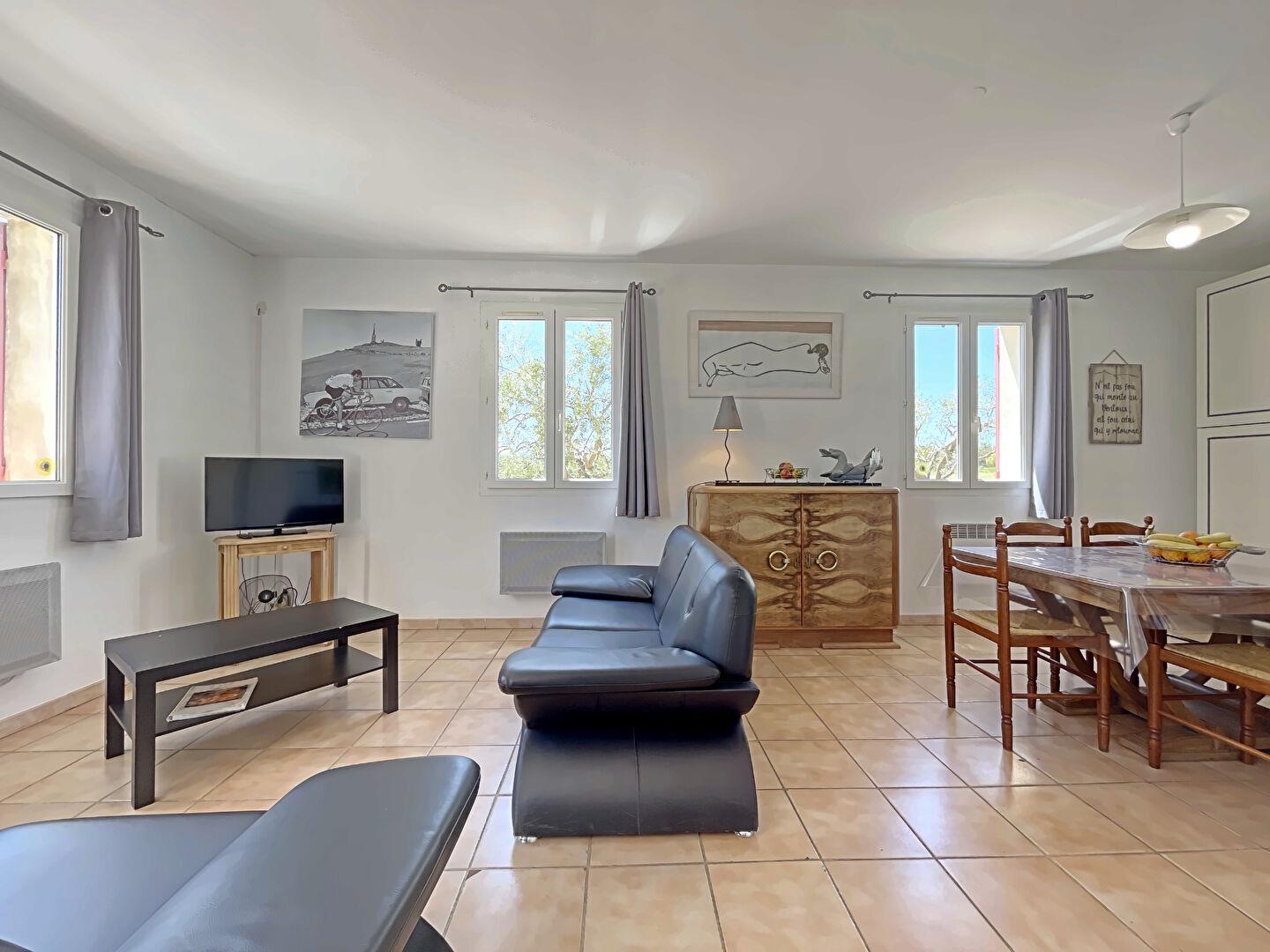 Bedoin single-storey house with Mont Ventoux view, possibility of extension