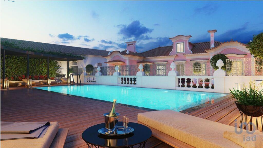 Shop / Commercial Establishment with 23 Rooms in Vila Chã de Ourique with 2845,00 m²