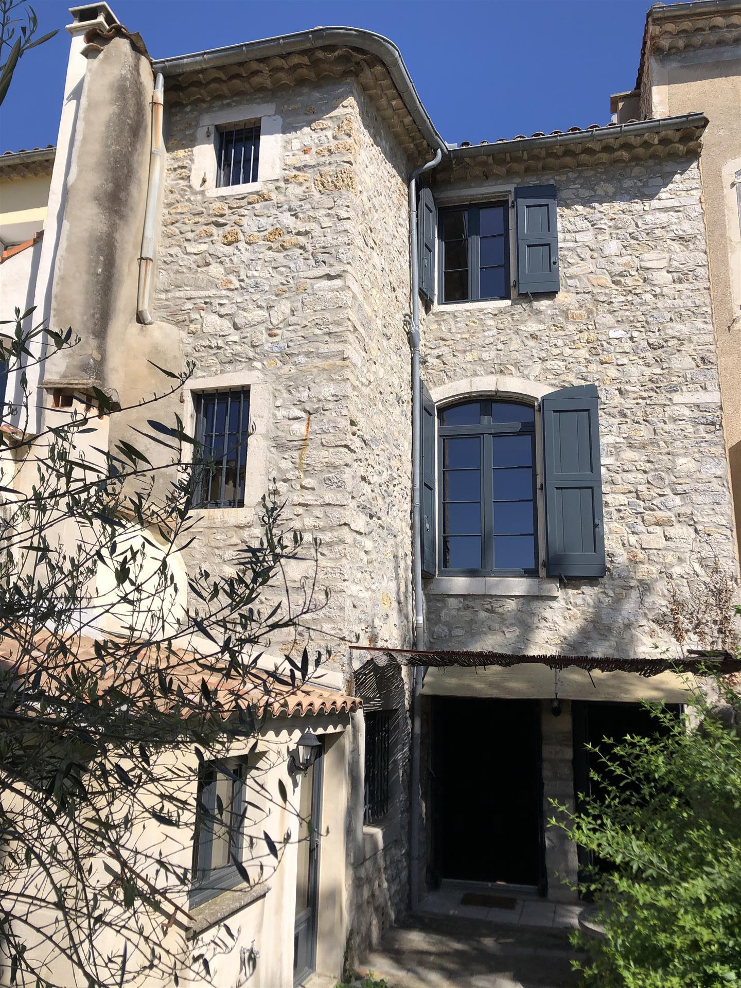 Charmante maison de village du 19ème siècle avec jardin et potentiel de rénovation 