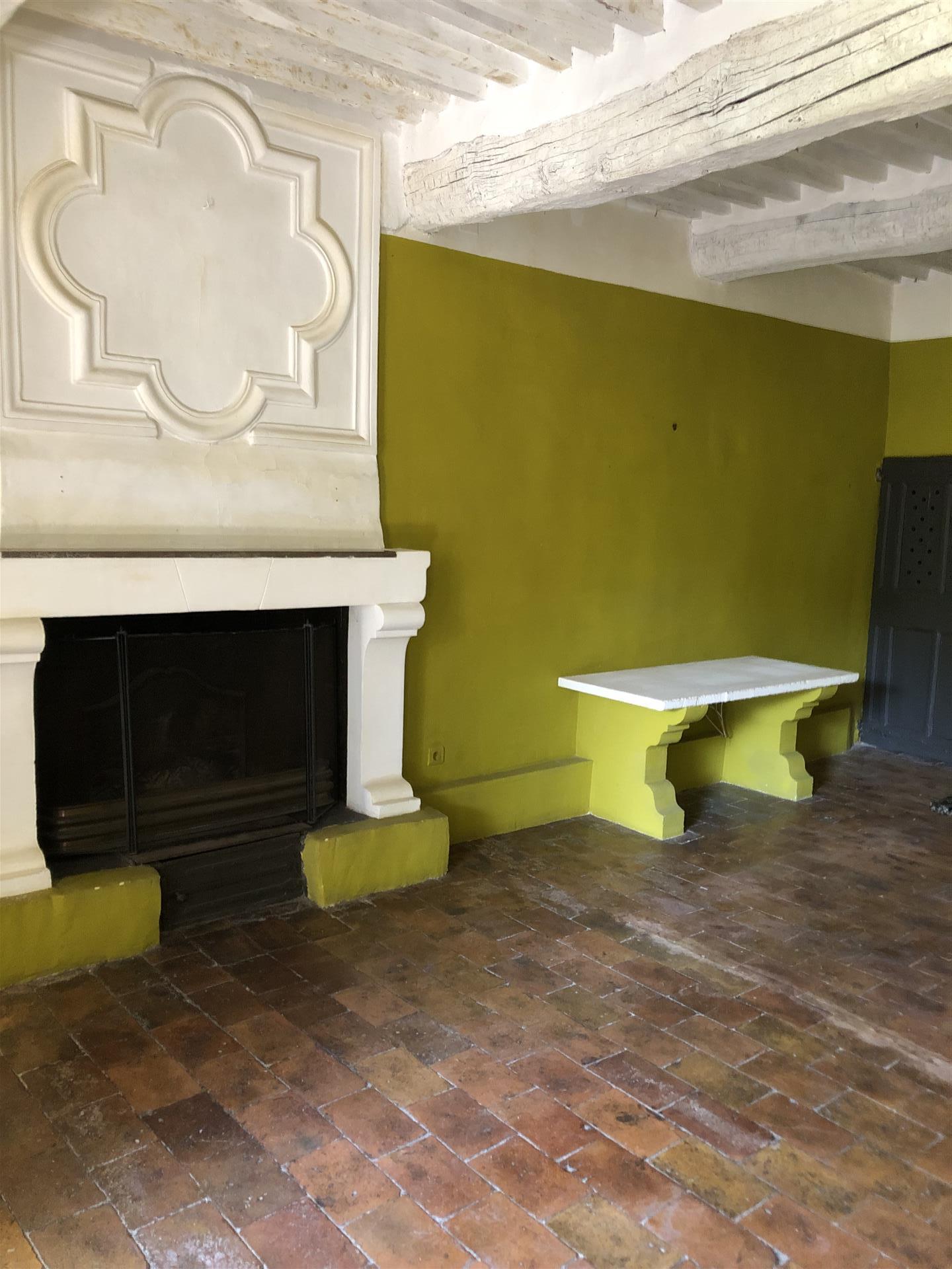 Charmante maison de village du 19ème siècle avec jardin et potentiel de rénovation 
