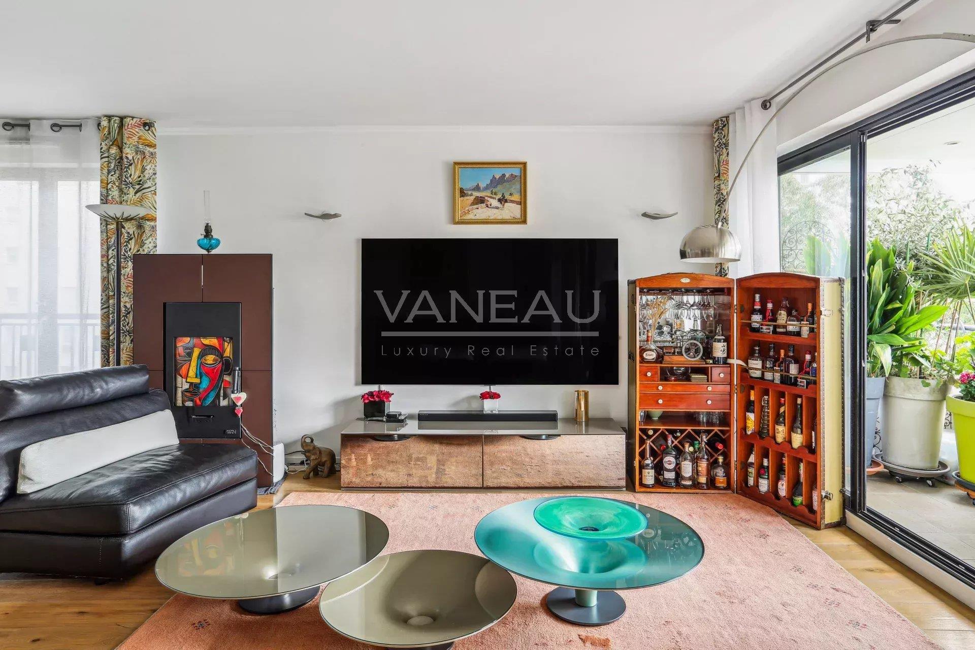 Paris al XVII-lea - Apartament de familie cu terasă, vedere neobstrucționată.