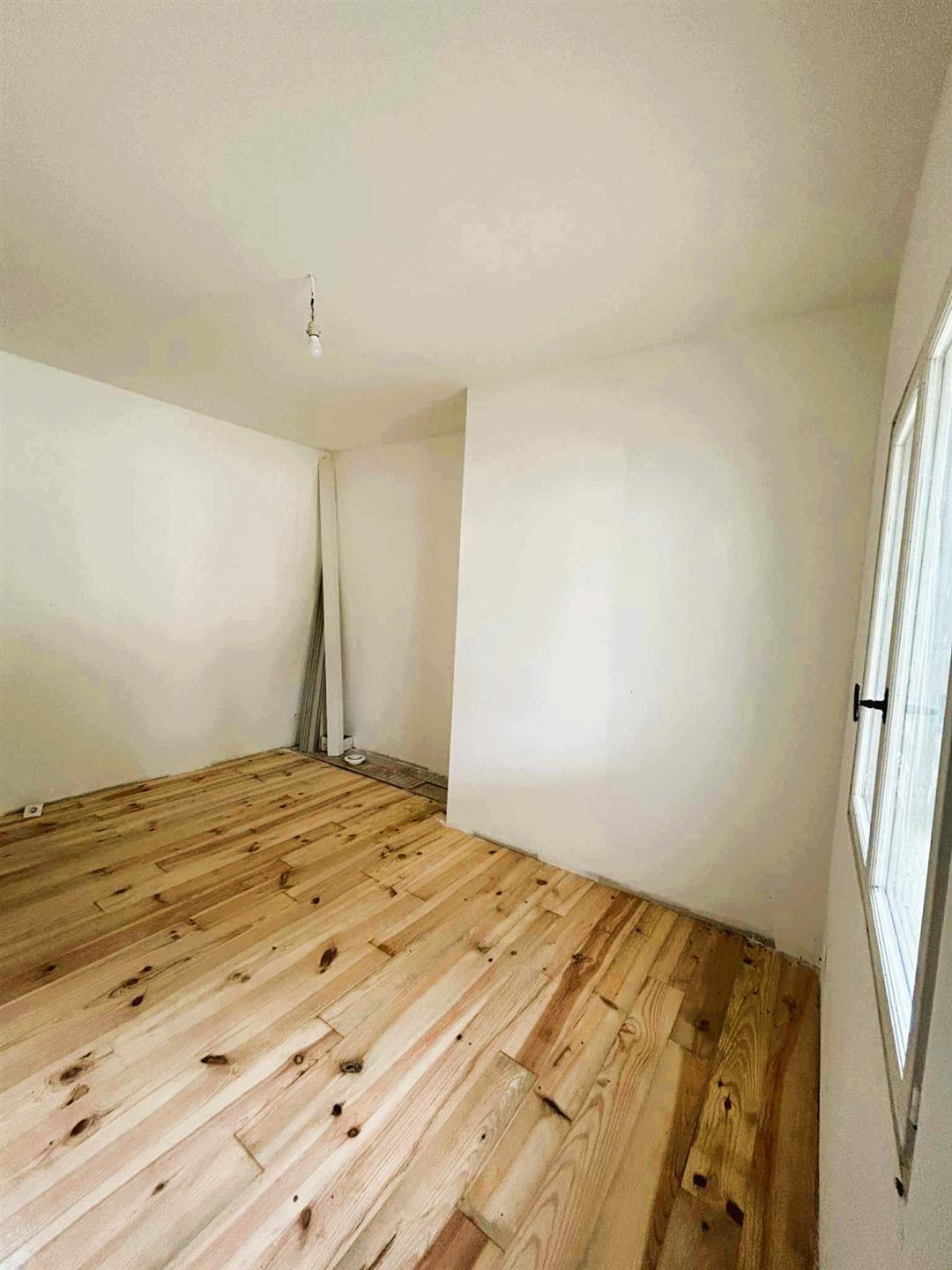 Sigean Single-Story House