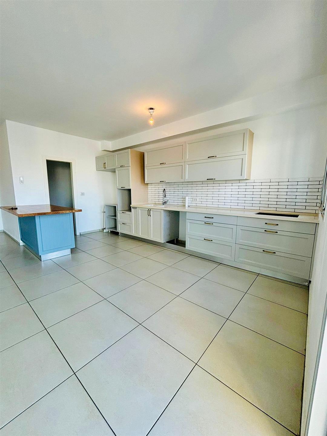 Spacious 4-Bedroom Apartment for Sale – 20 Minutes from Tel Aviv!