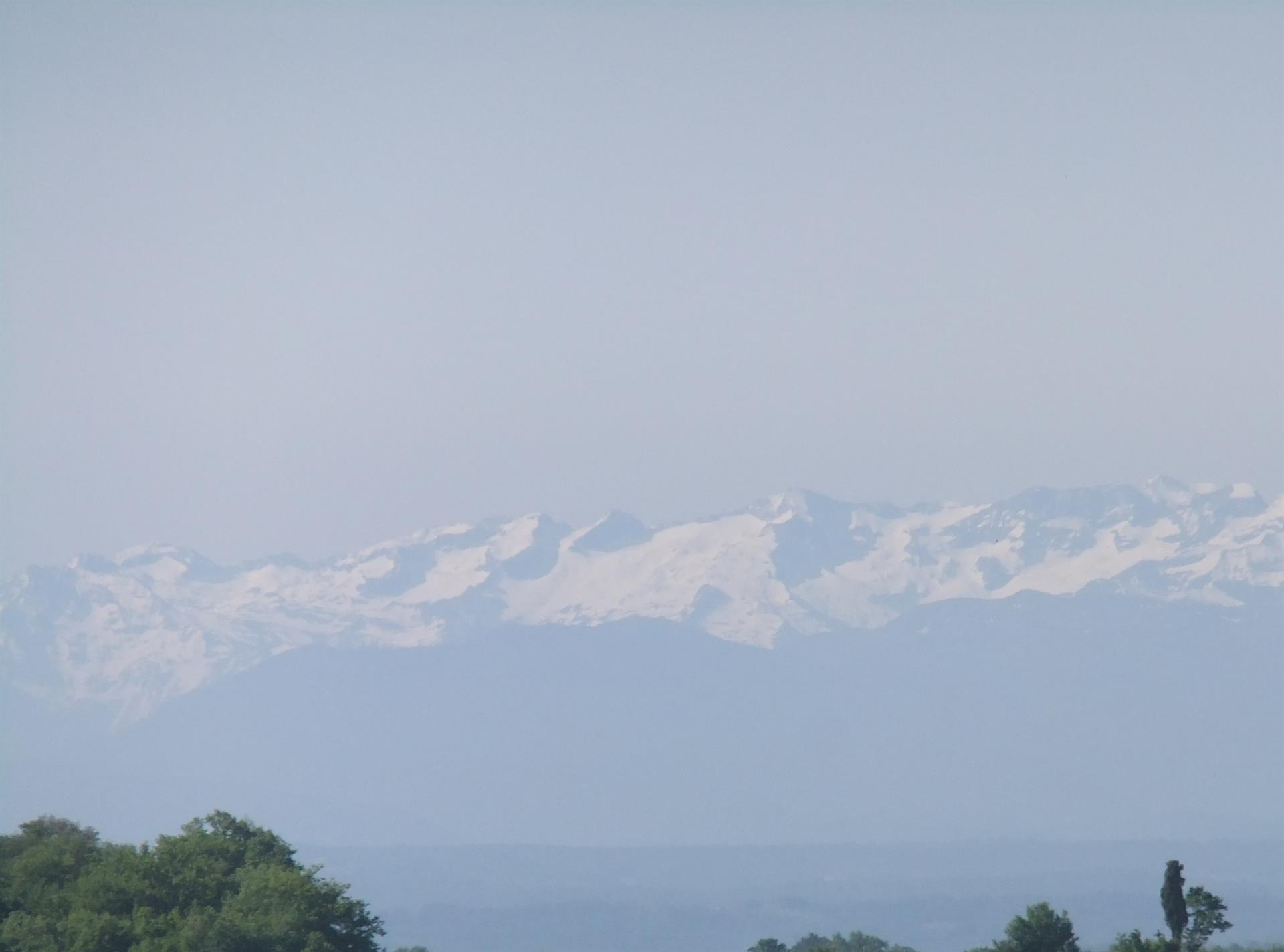 Près de Simorre terrain autorisant la construction vue sur le Pyrénées