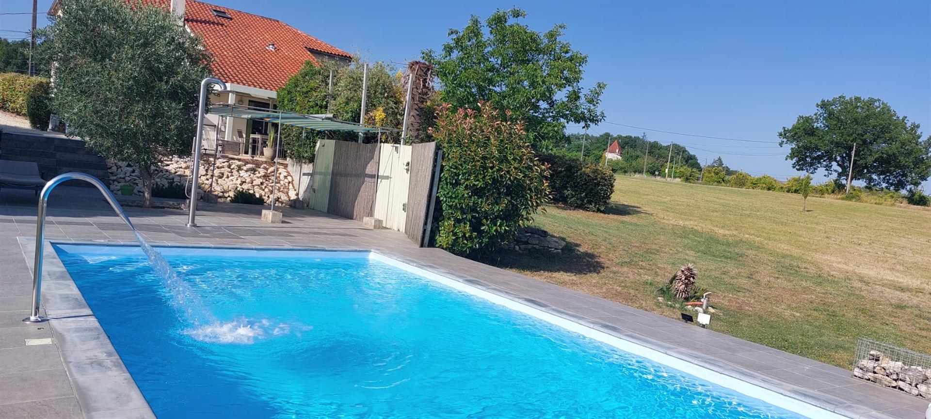 Lot Et Garonne Stone house with 4 beds, pool, barn great views