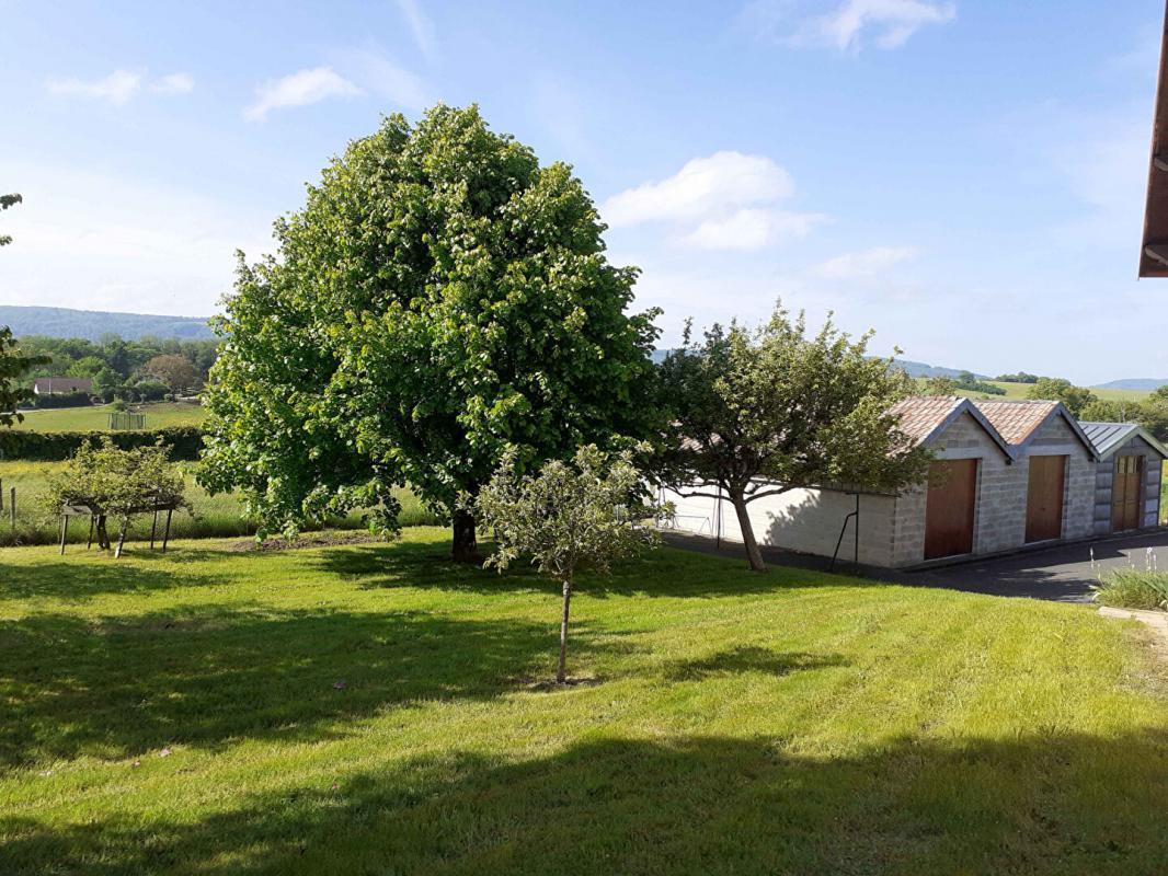 House 6 rooms 4 bedrooms Land 13740 m² in Roches lés Blamont 25310