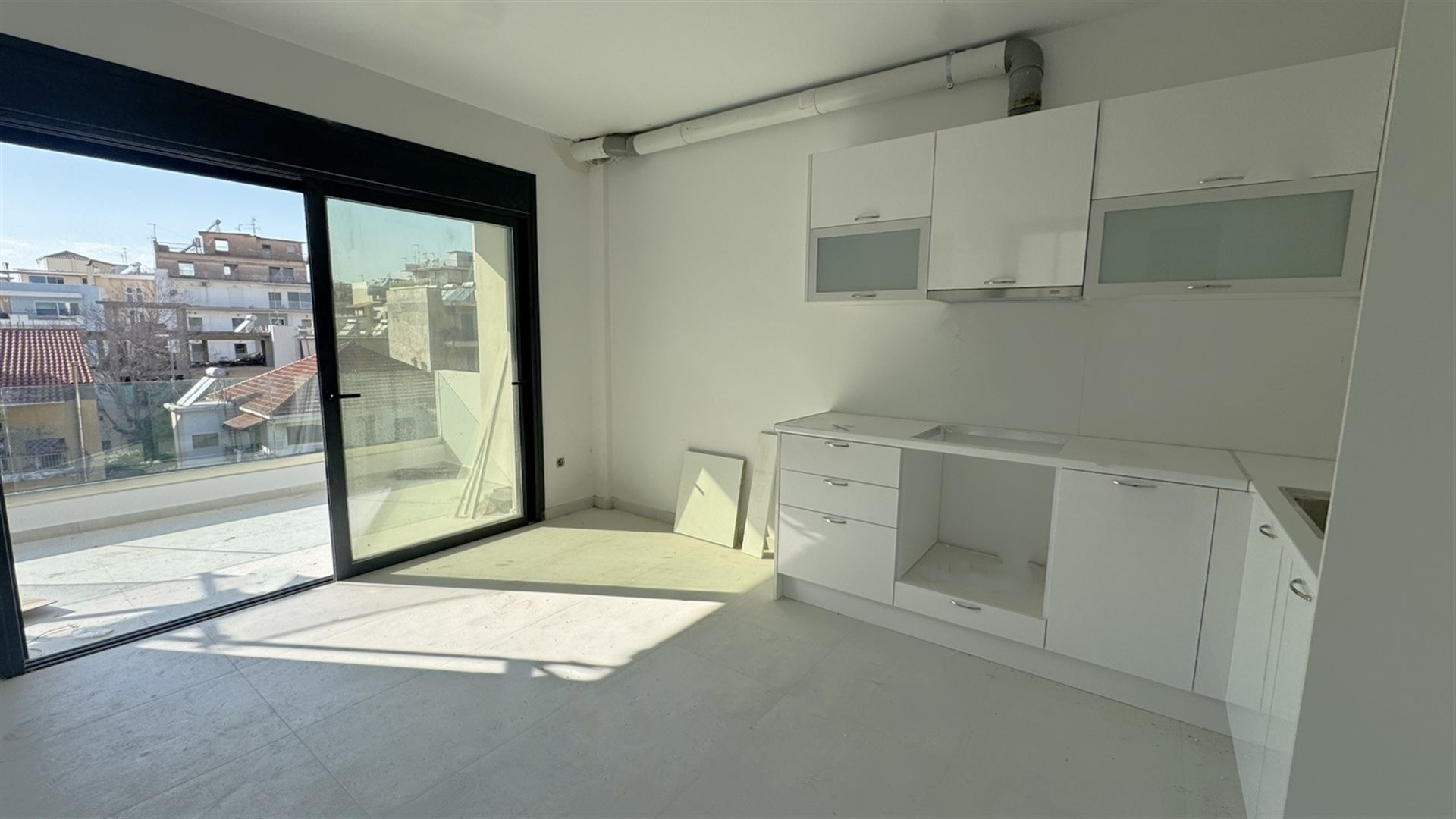 Til salgs: Nyoppført leilighet i 4. etasje, 63 kvm, med 2 soverom, 1 bad, 1 WC, 1 parkeringsplass og