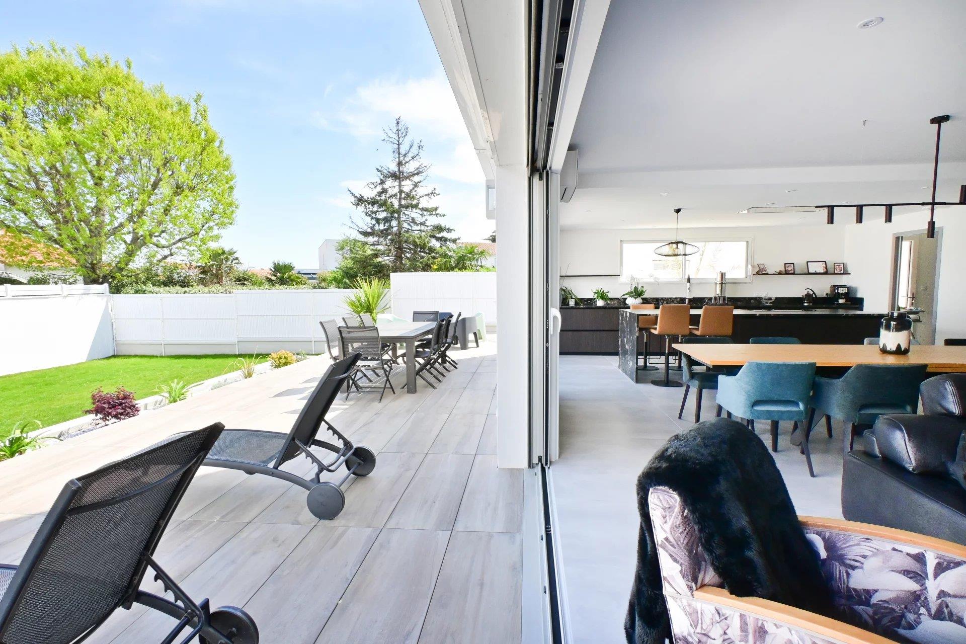 Modern house in Vaux-sur-Mer