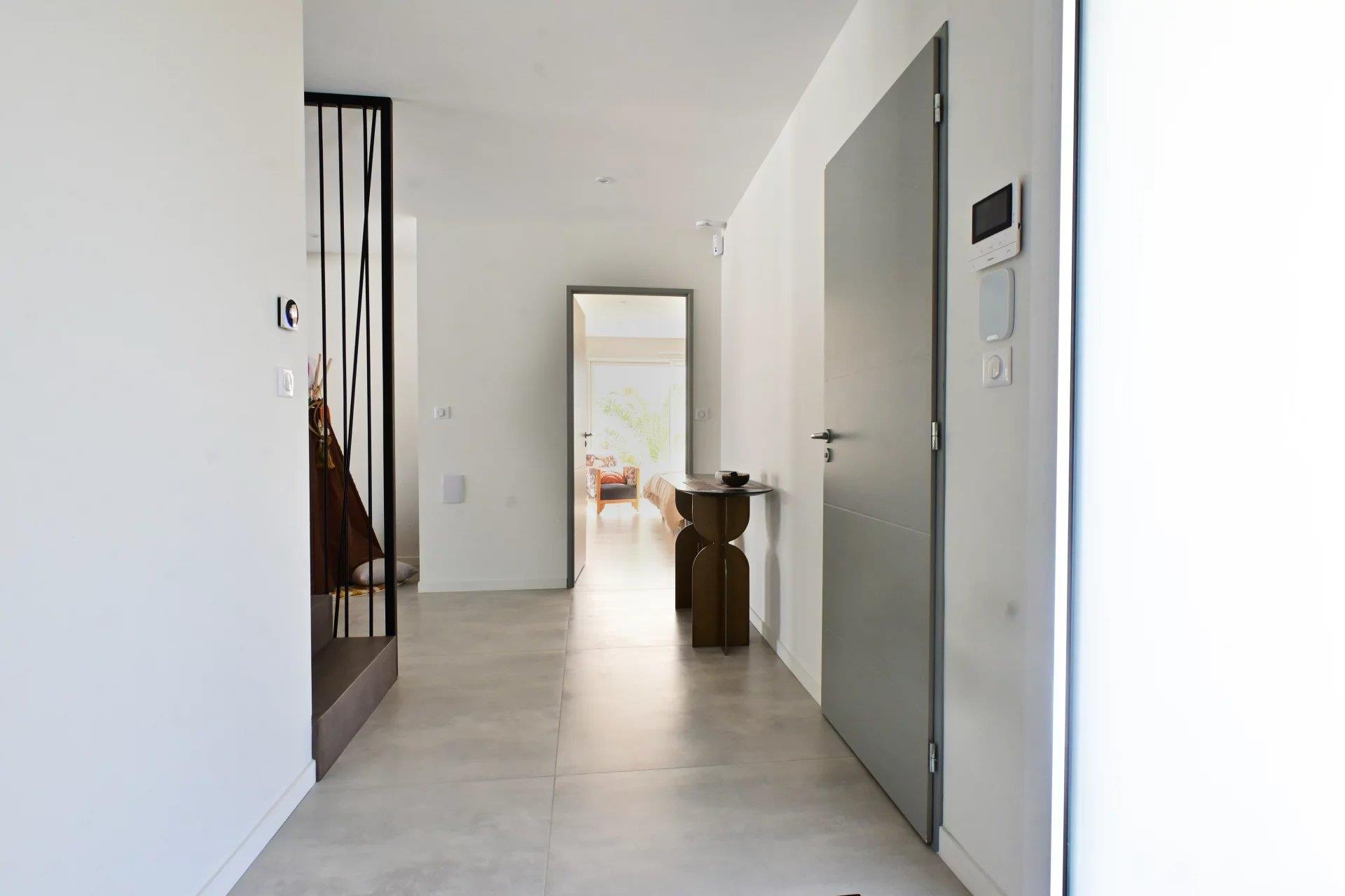 Modern house in Vaux-sur-Mer