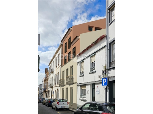 Property in the historic area of Ponta Delgada, project approved for 8 apartments.