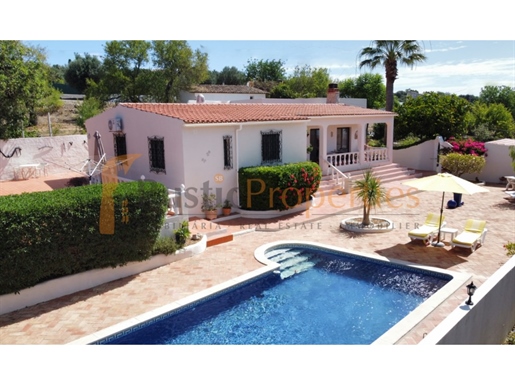 Two bedroom villa + 1 in Sao Brás with pool. Rps1915v