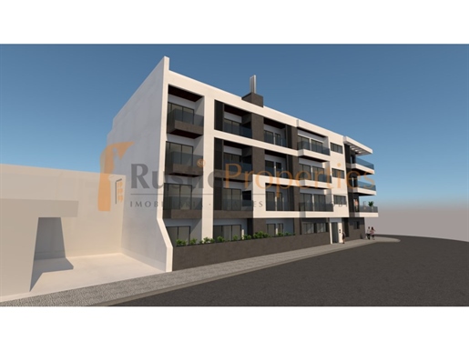 Excellent apartment in early stage of construction with modern lines in the center of São Brás de Al