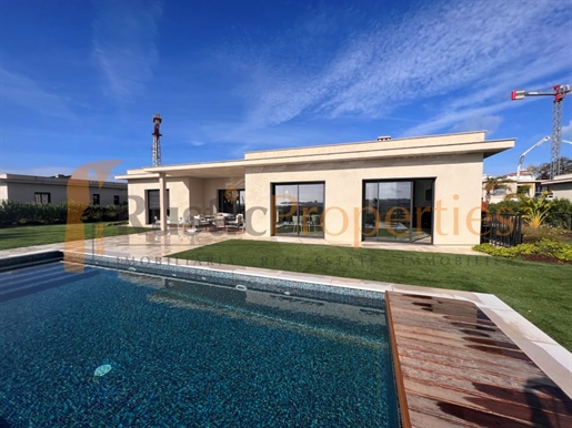 Magnificent Brand new modern 4 bedroom villa overlooking Ria Formosa. Rp1932v