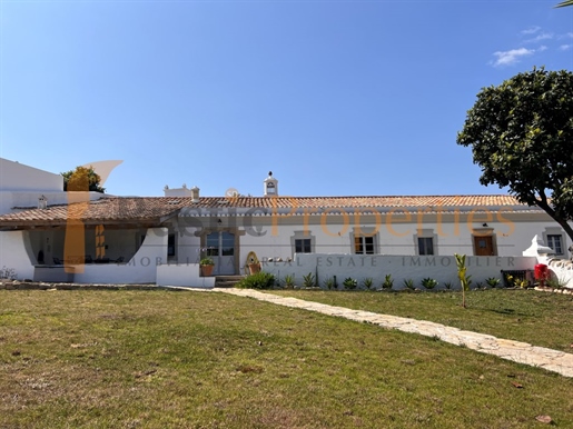 Beautiful restored four bedroom farmhouse with garden and pool in central Algarve! Rp1902v