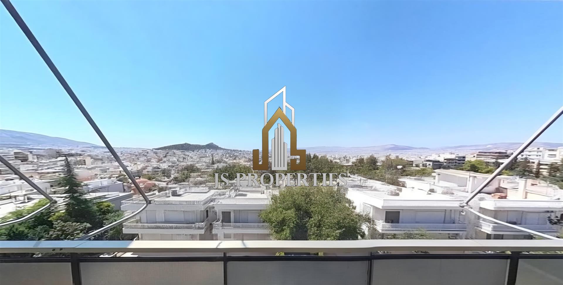Renovated Apartment In Attiko Alsos Athens