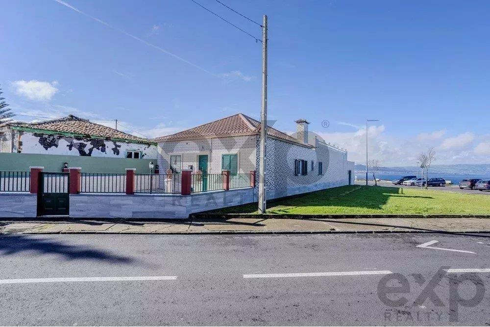 3-Bedroom Villa for Sale in Matriz da Ribeira Grande – Sea View