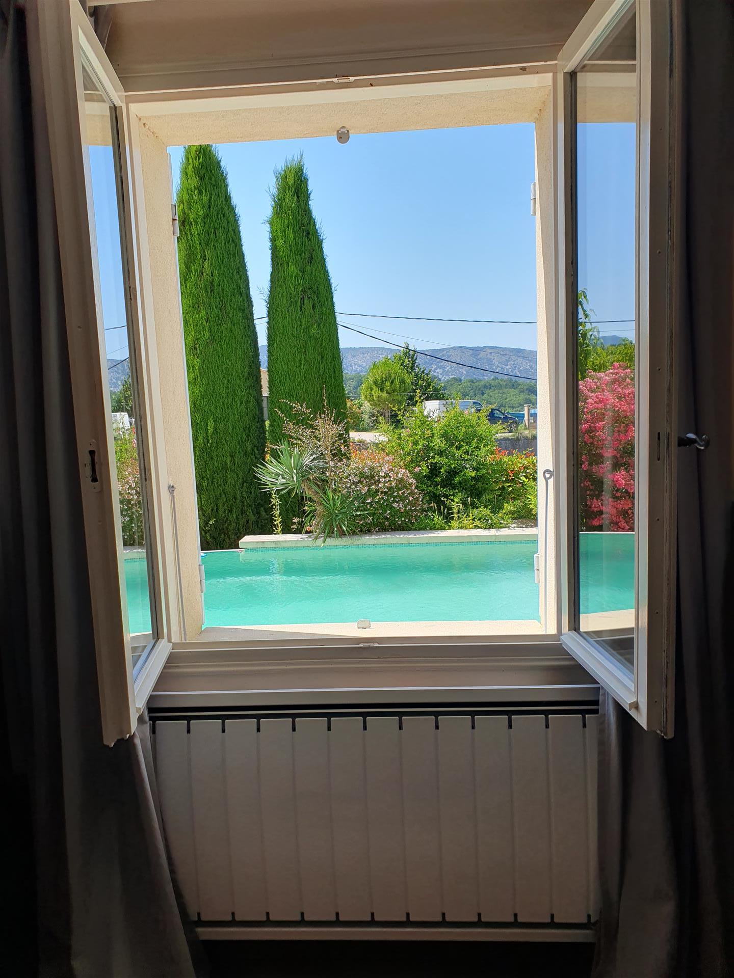 Provençal villa at the foot of the Ventoux