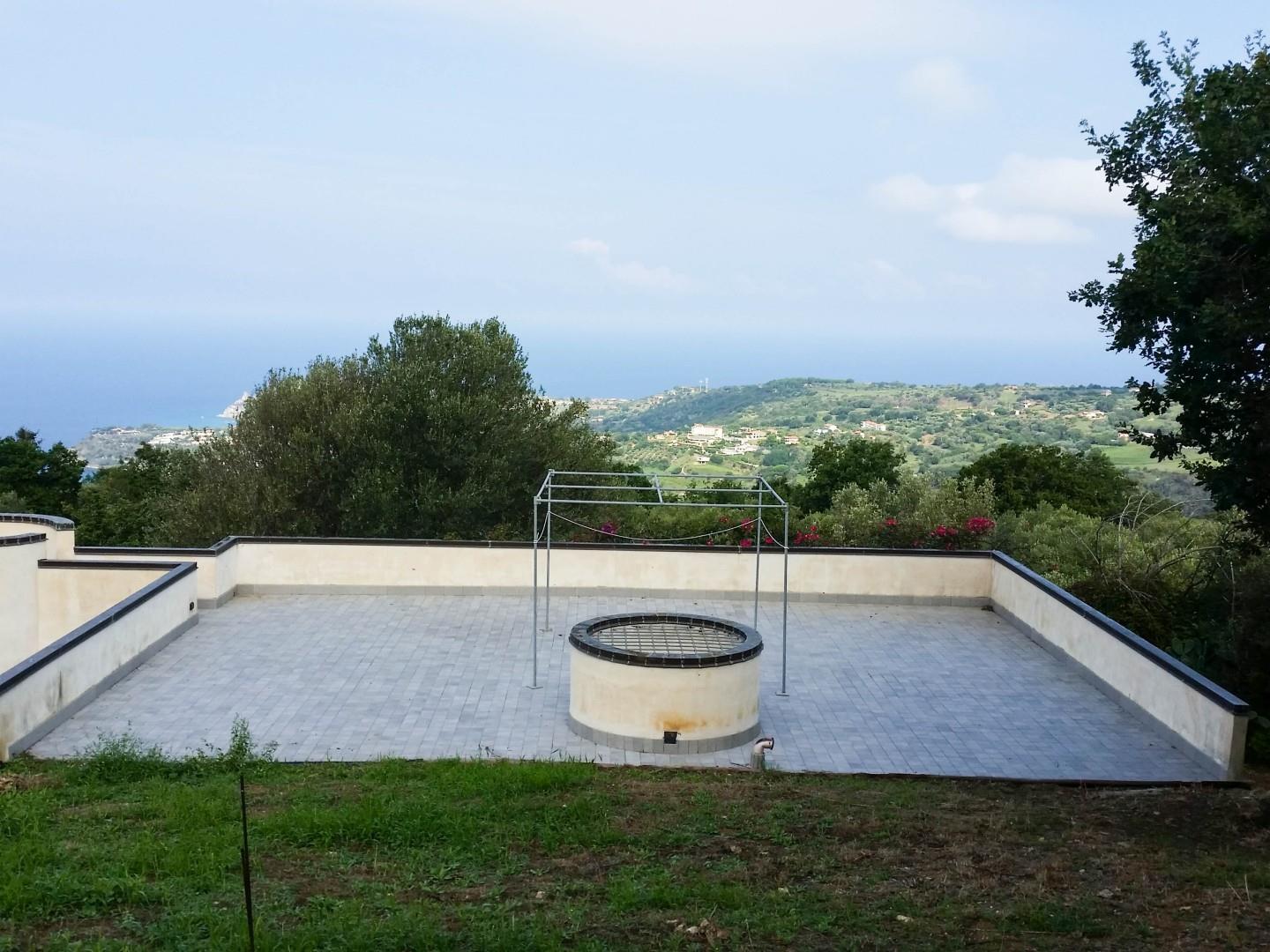 Calabria, Costa delgi Dei, villa overlooking the sea