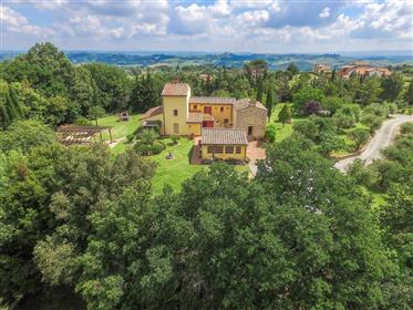 Casciana Terme, toscansk bondegård med park og swimmingpool