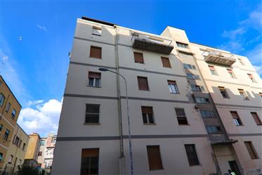 Sassari appartement met drie slaapkamers voor investering of om te wonen?