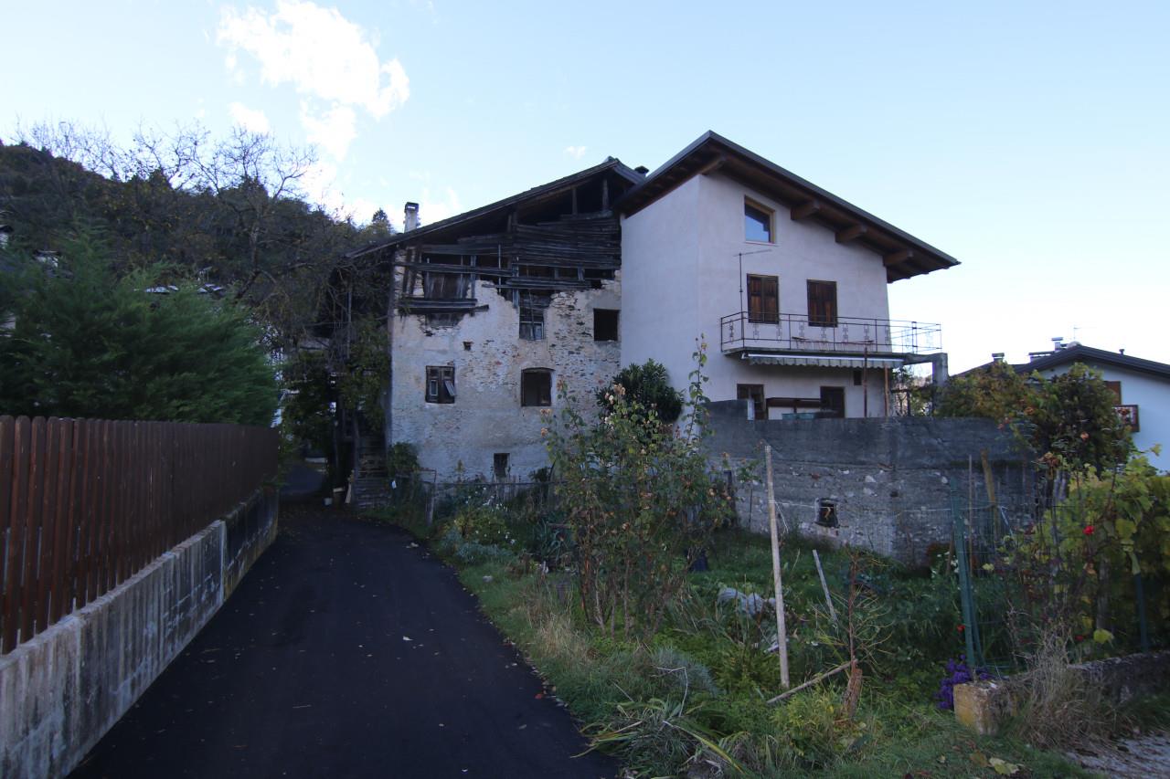 Costasavina: a project for two families in the municipality of Pergine Valsugana
