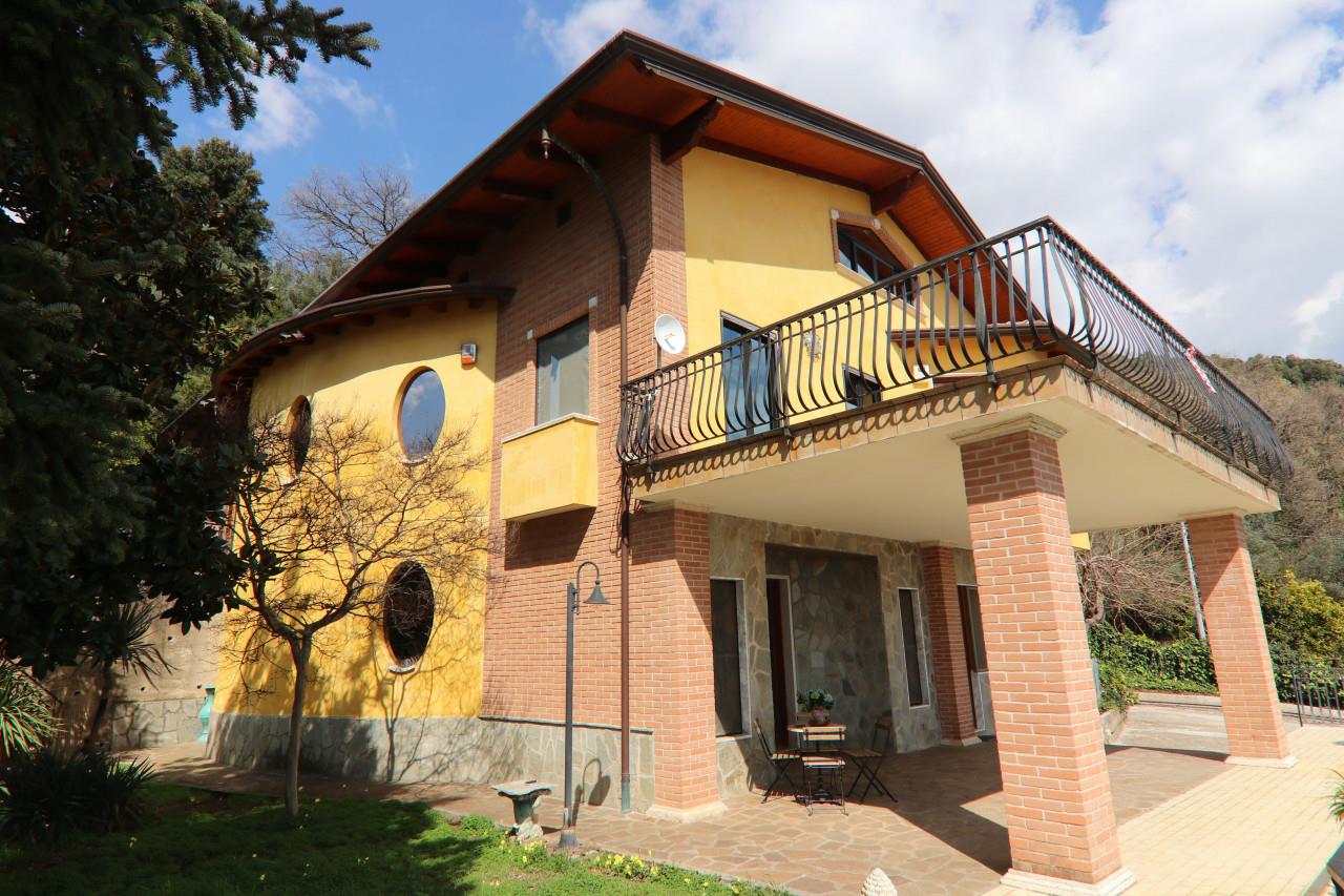 Eboli, your personal corner in Paradise 