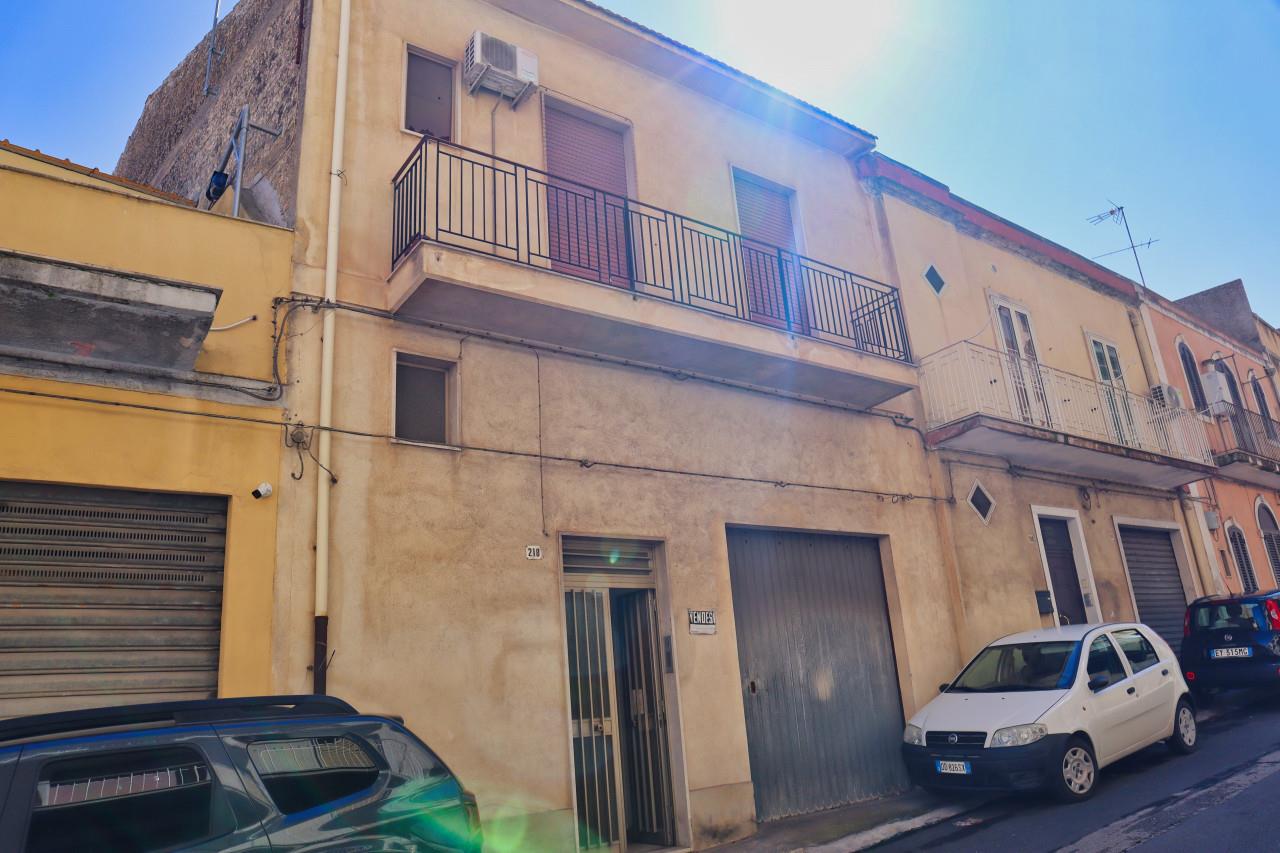 Modica, two apartments a single house