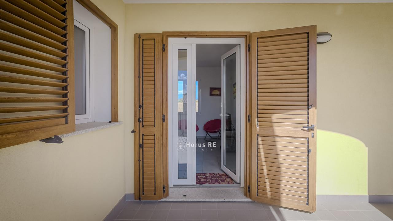 Valledoria, three-room apartment with a large terrace