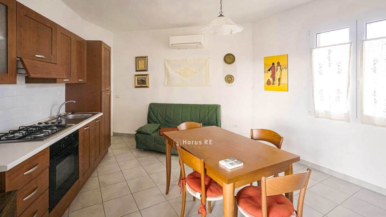 Valledoria, three-room apartment with a large terrace