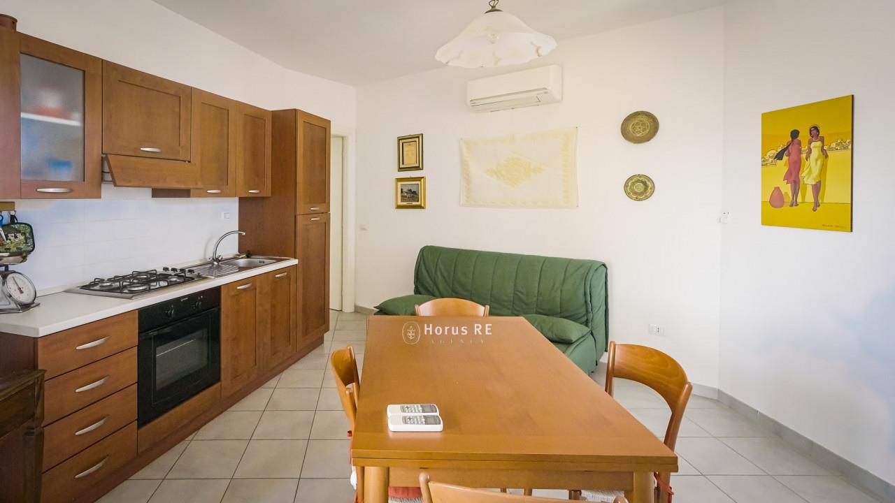 Valledoria, three-room apartment with a large terrace