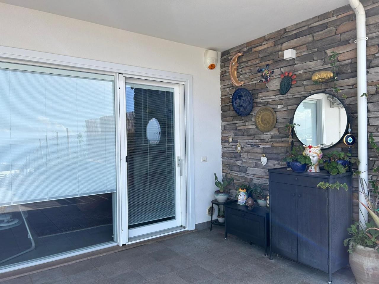 Agropoli, the sea, tranquility and privacy in the modern terraced villa