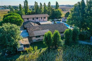 Castiglione di Ravenna, the tranquility of the countryside in a luxury B&B