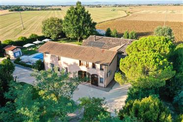 Castiglione di Ravenna, the tranquility of the countryside in a luxury B&B