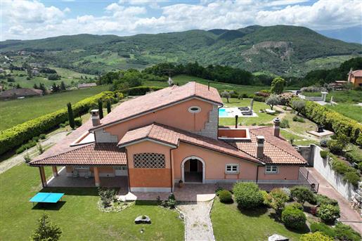  Oratino, large spaces in a villa on the Molise hills 