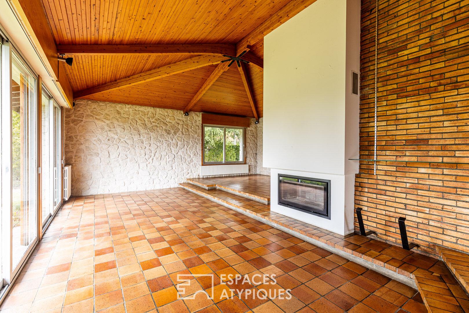Seventies villa to reinvent