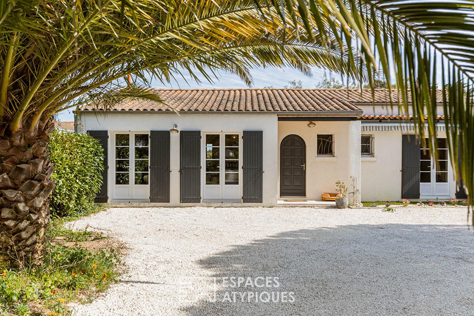 The island sweetness of an Oléronaise woman with a lush garden
