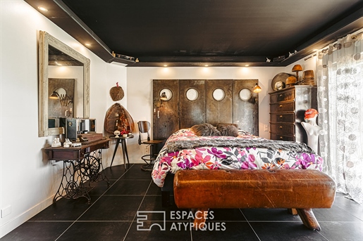 Renovated family home and its outbuilding on the outskirts of La Rochelle
