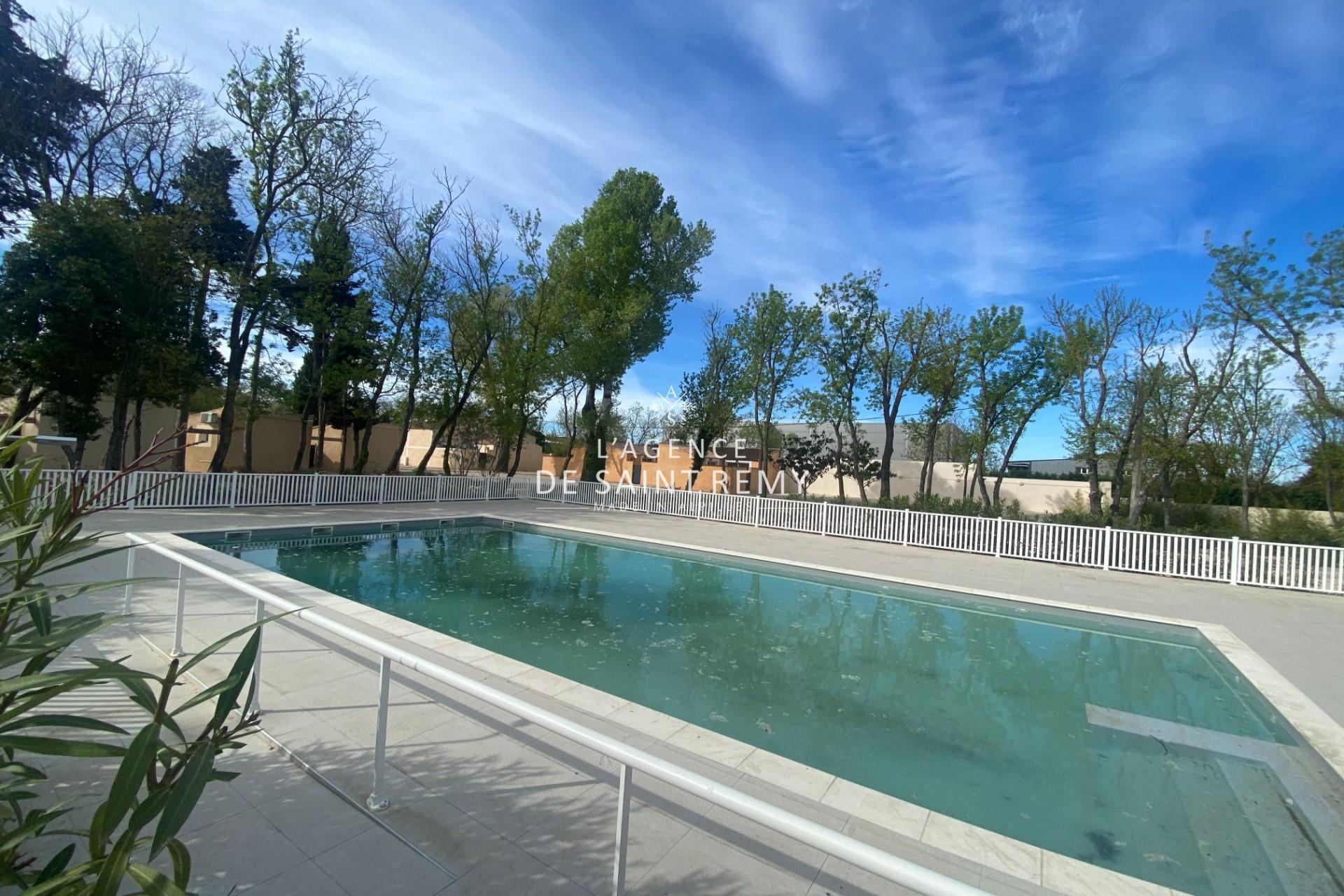 Bastidon in Provence: Ideal for Rental Investment or Pied-à-Te
