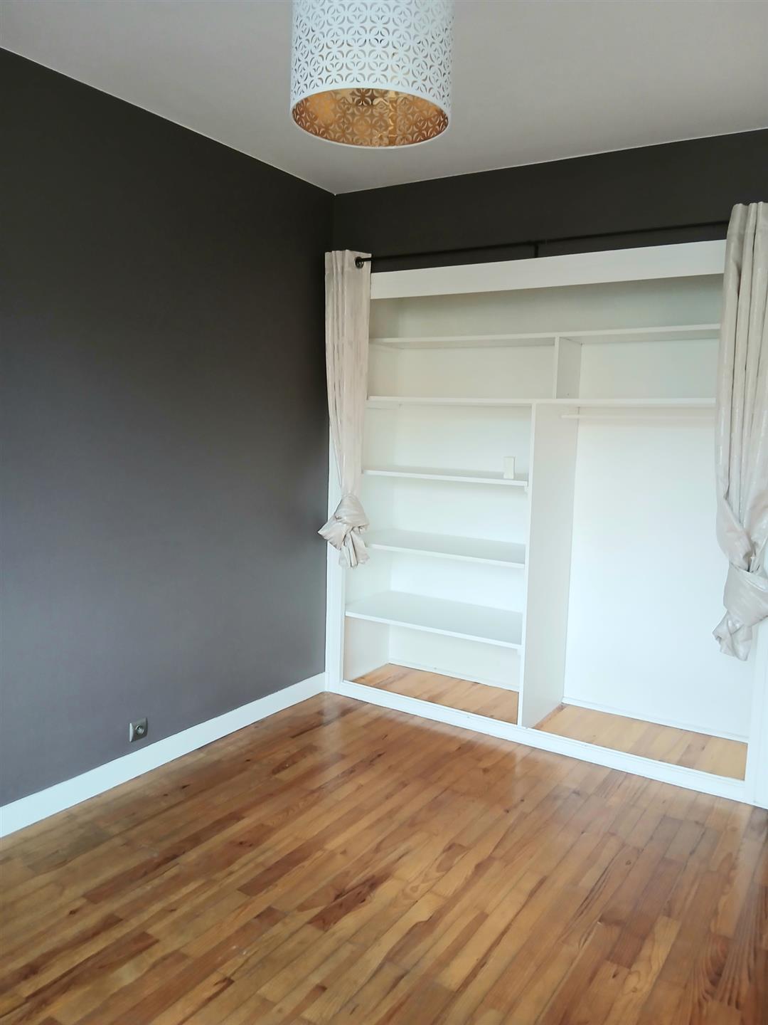 Purchase: Apartment (69400)