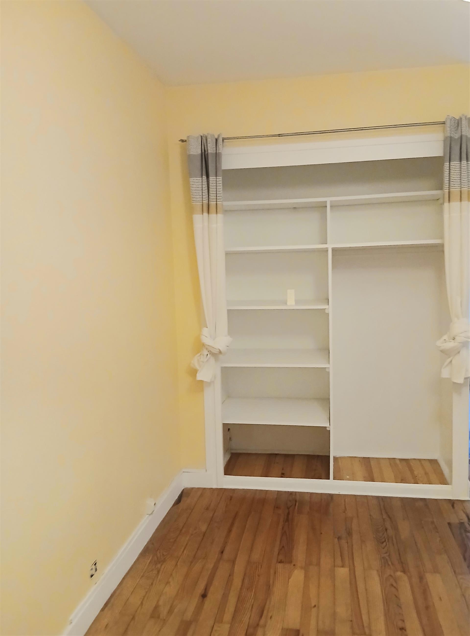 Purchase: Apartment (69400)