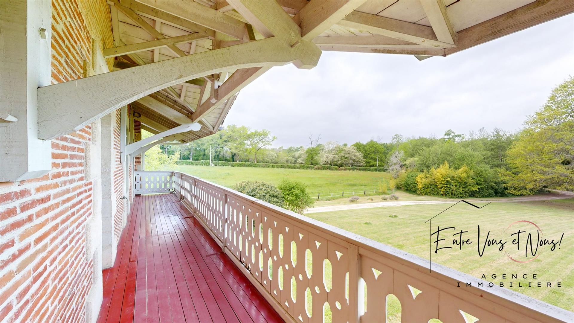 Charming property, 376m2, 6 bedrooms on 9ha in Bazas!