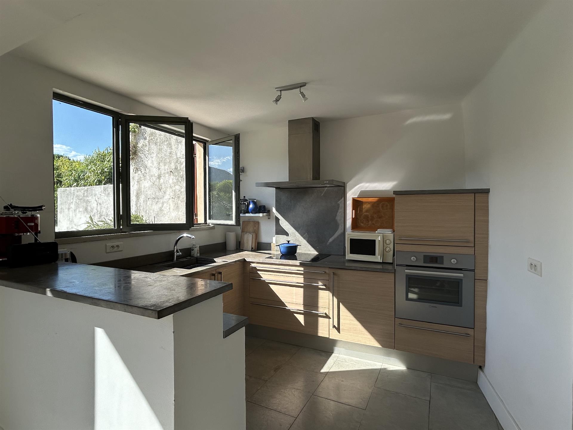 6-Room House For Sale Quissac