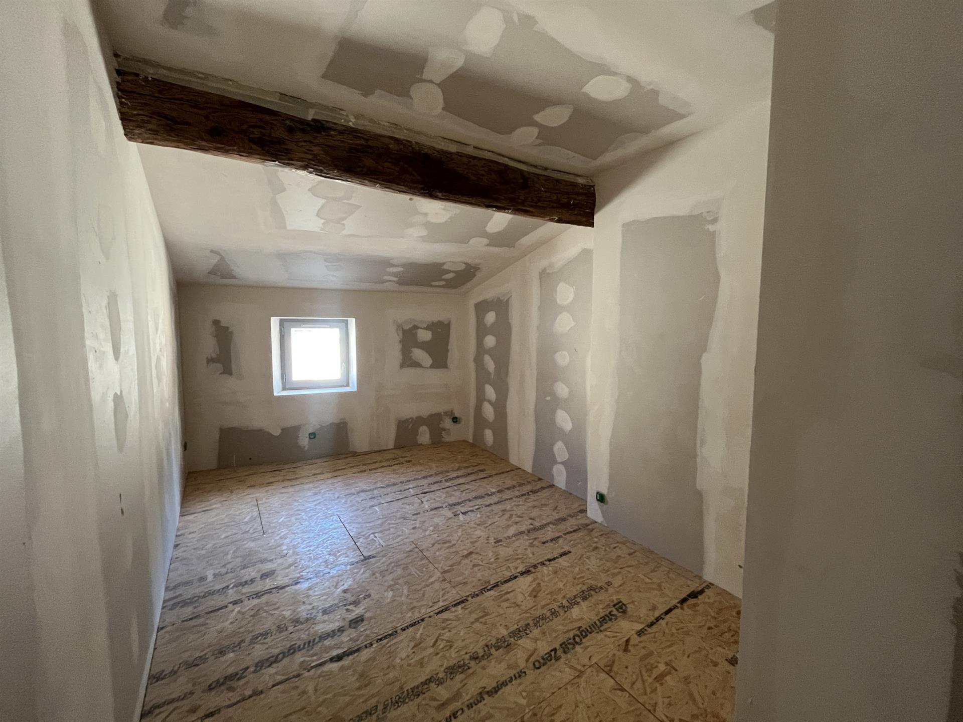 Sale 4-Room Duplex Apartment Sommieres